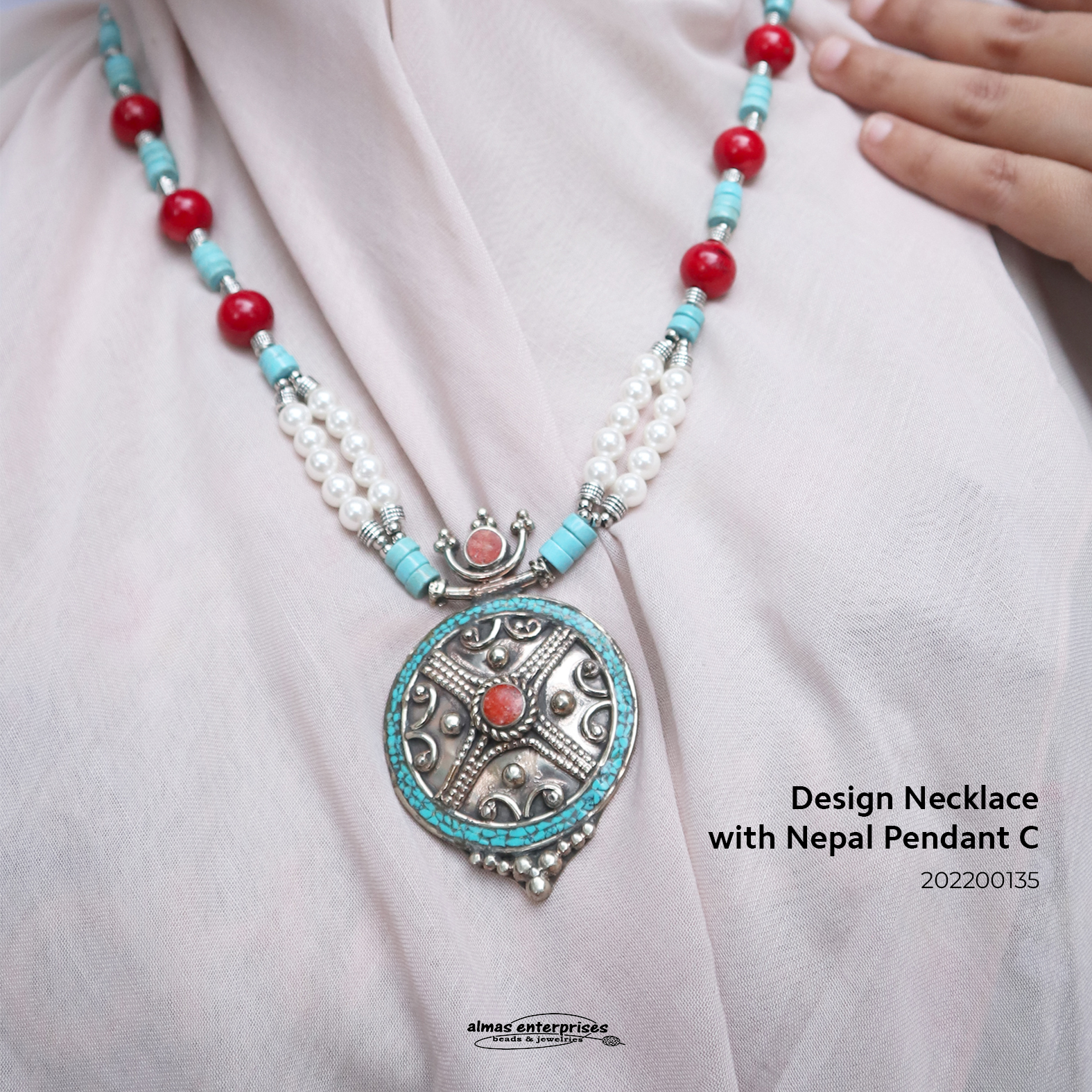 Design Necklace With Nepal Pendant C