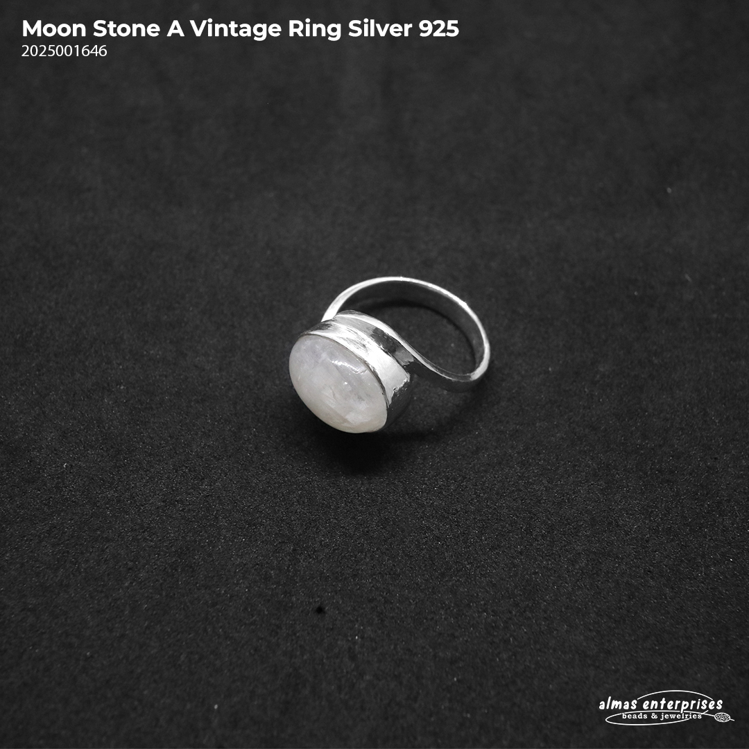 Moon Stone Vintage Ring Silver 925