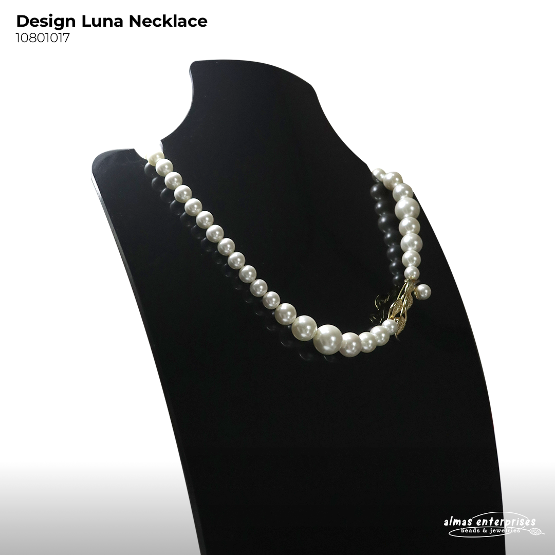 Design Luna Necklace