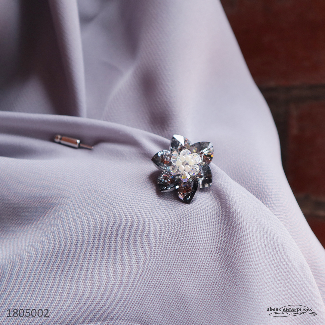  Design Brooch 100