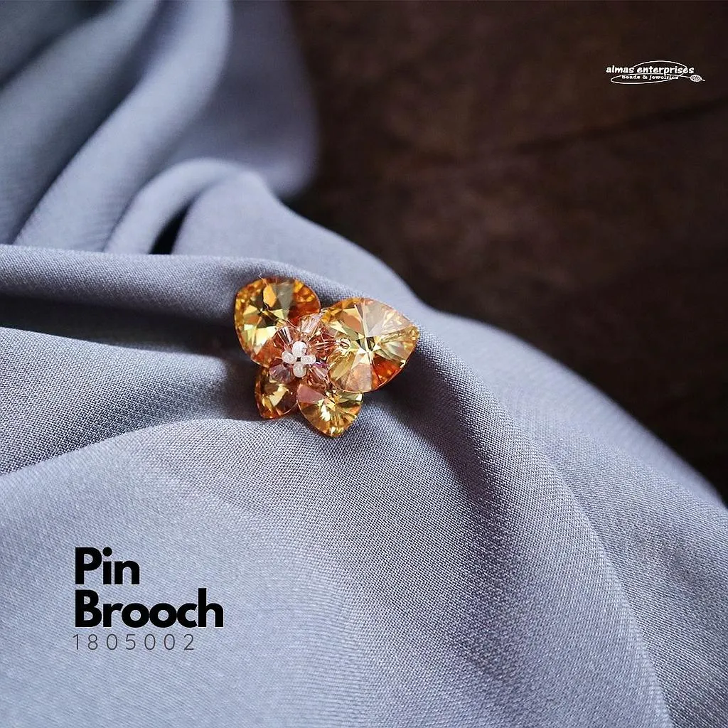 Design Brooch 100
