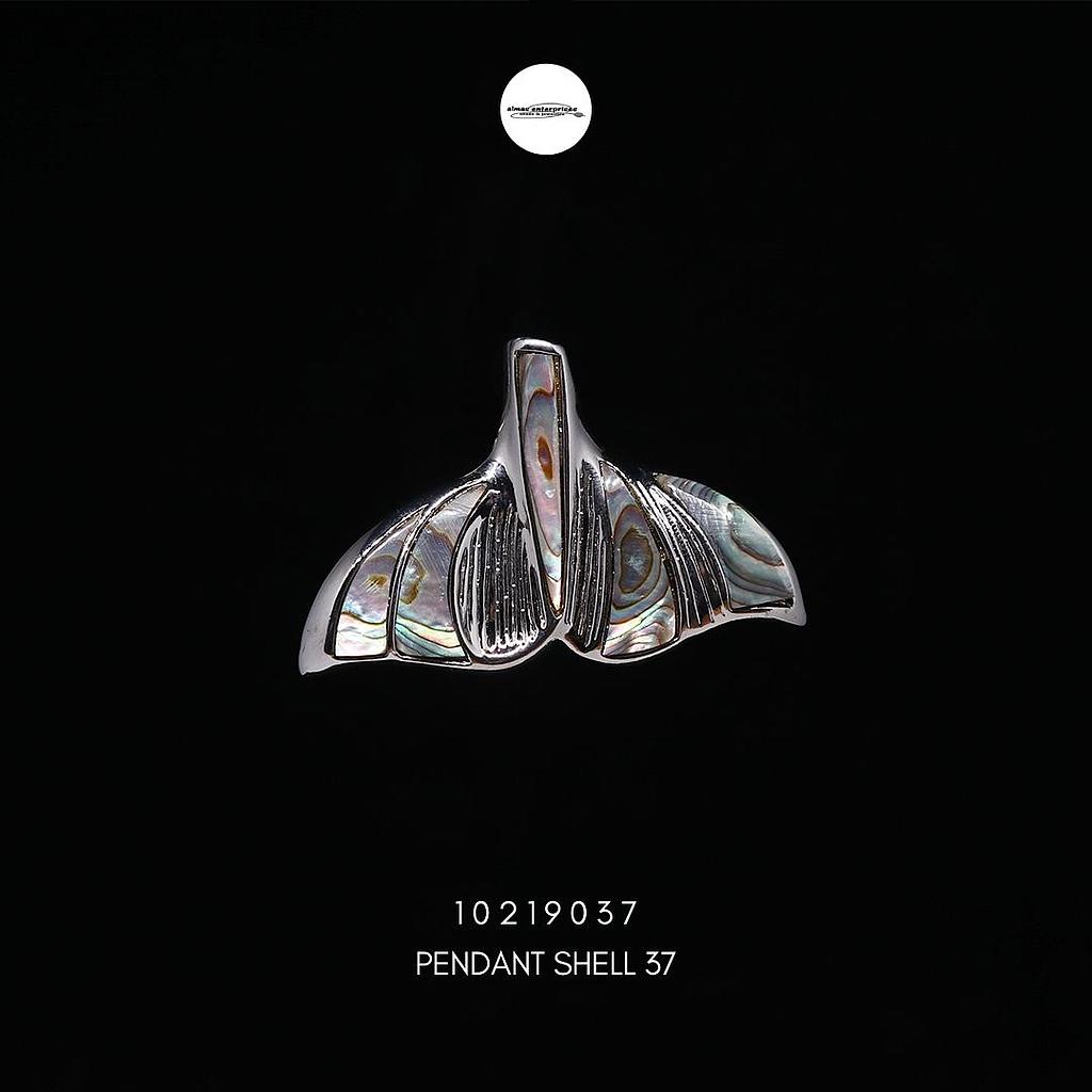 Shell Pendant 37